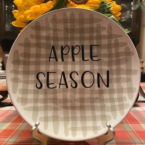 “APPLE SEASON” Fall Decorative Plate